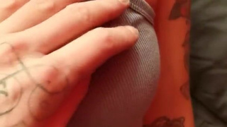 blowjob in the fitting room of the store next to the security guard! Public sex.mp4