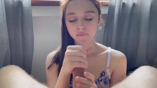 A pretty brunette makes a beautiful blowjob i ?i?? CUM on tits i ?i??.mp4