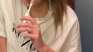 Кунилингус перерос в дикий минетик