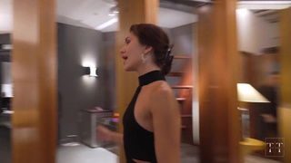 Громкие стоны за стеной: соседка устроила страстный секс-марафон