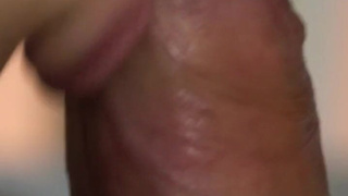 Ближе некуда: горячий ротик и стремительная разрядка