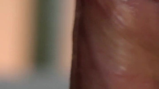 Ближе некуда: горячий ротик и стремительная разрядка