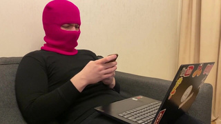 Стримерша отомстила вору в прямом эфире — жесткая расплата за наглость