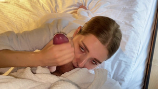 Горячая ночь в номере: кончил глубоко и влажно