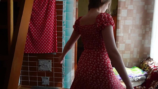 Девушка из глубинки жаждет страсти: только член и жаркие ночи