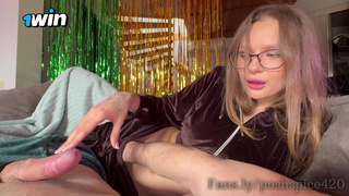 Сестра замерзла от одиночества – брат разогрел ее страстным сексом