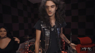 Музыкальная репетиция переходит в жаркую близость – эксклюзивное видео