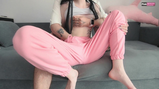 Страстная игра с киской – поток возбуждения не остановить