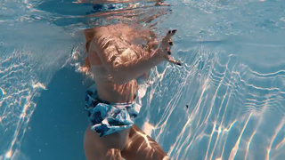 Сексуальная Ната Оушен — мокрый рай в бассейне